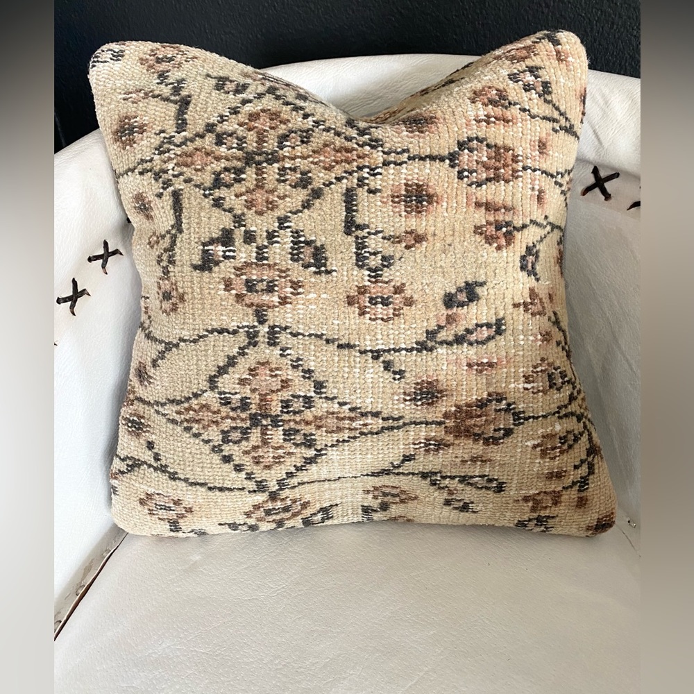 NEW! Vintage kilim rug pillow cover.